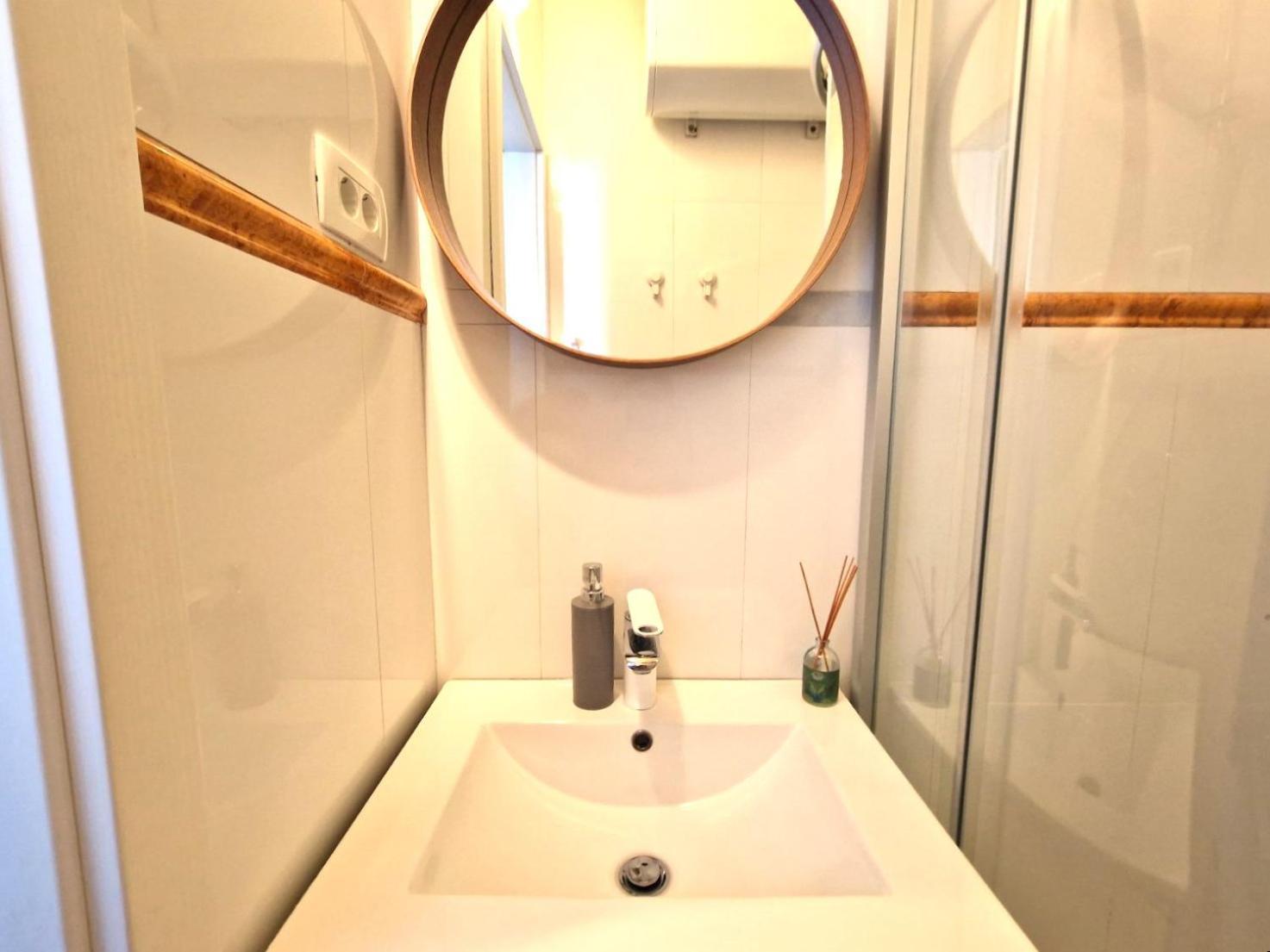 Apartment Near Beach With Sea View Opatija Exterior foto